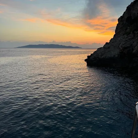 Apartamento Cala Piccola Retreat Private & Pool Access *